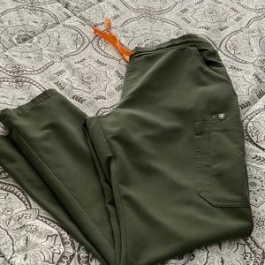 Figs green pants, medium